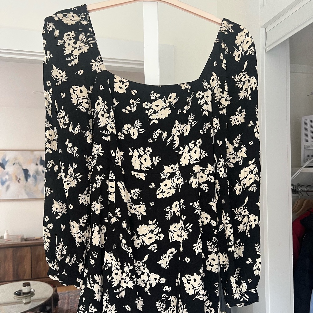 Sezane Black & White Floral Long sleeve short dress - Size 34 ( XS )
